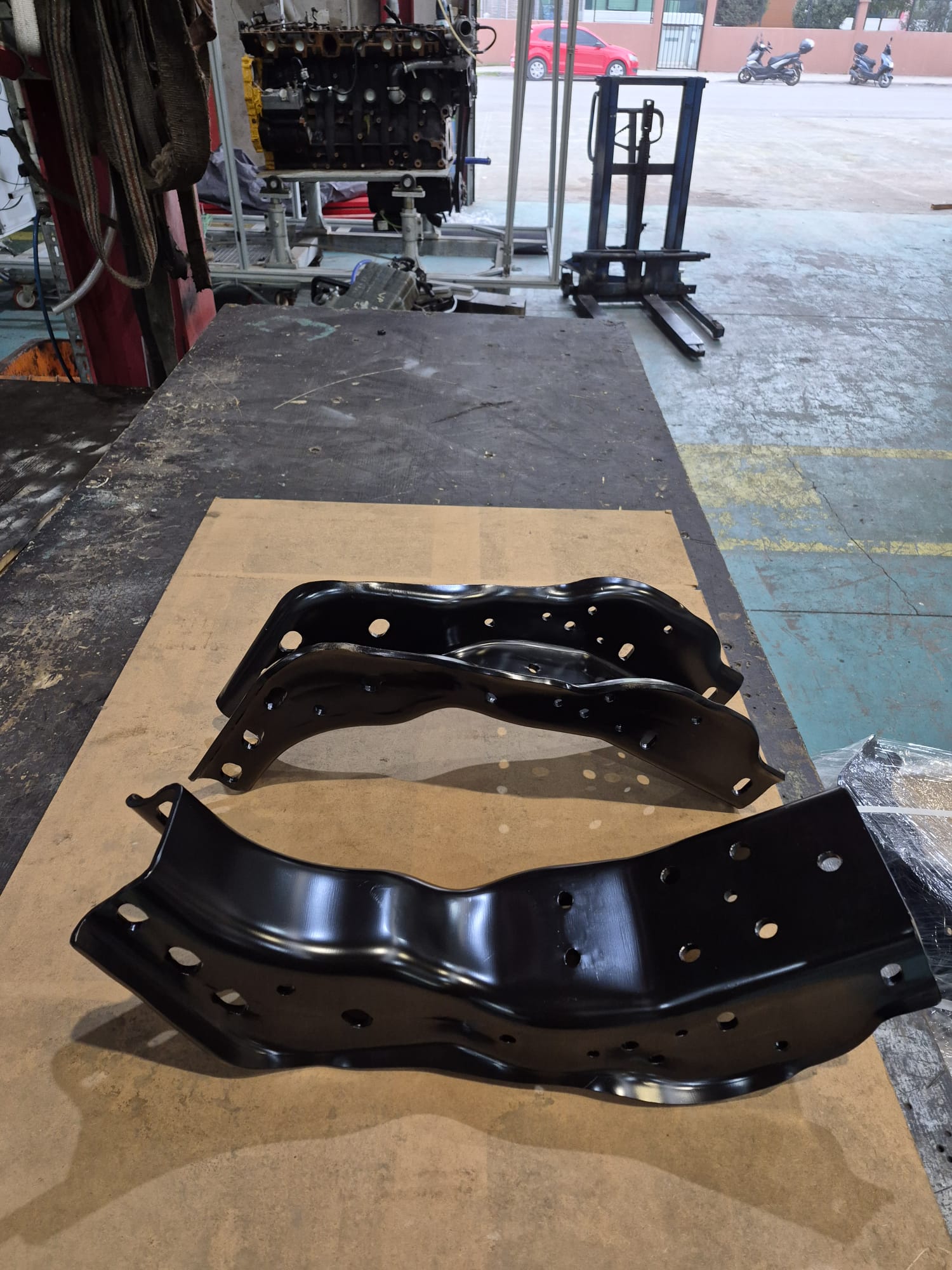 Ford Yeni Kamyon Süspansiyon Braketi